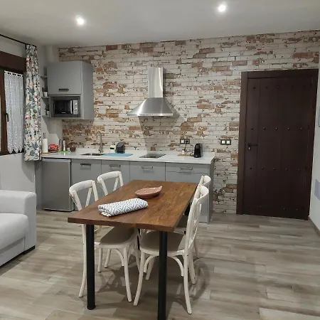 Apartamentos Turisticos El Aove Baeza Buitenkant foto