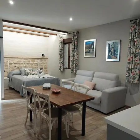 Apartamentos Turisticos El Aove Baeza Buitenkant foto
